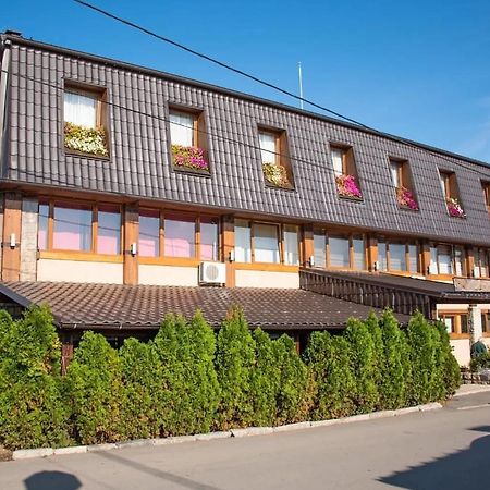 Hotel "Vir" Velika Plana Exterior photo