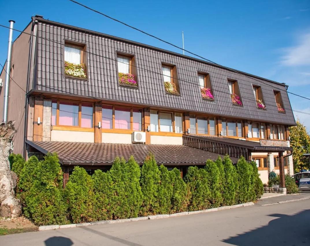 Hotel "Vir" Velika Plana Exterior photo
